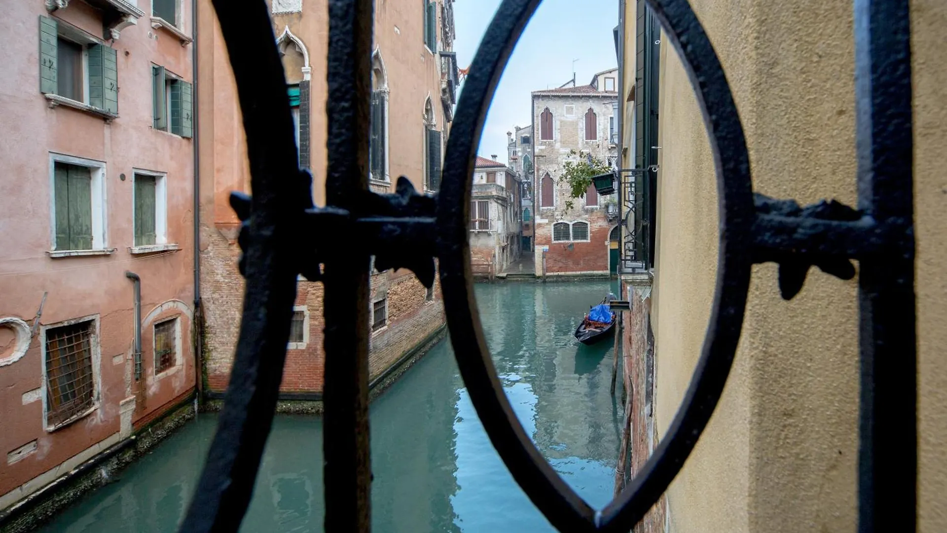 Ca Patron Loft Venice - Canal View شقة